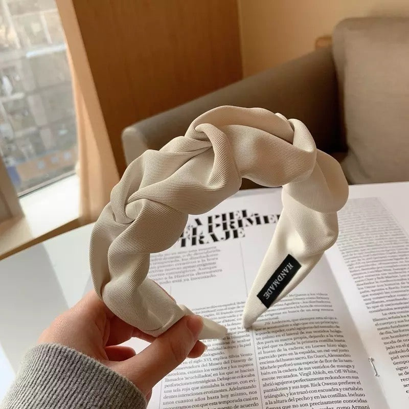 Wrinkled hair band